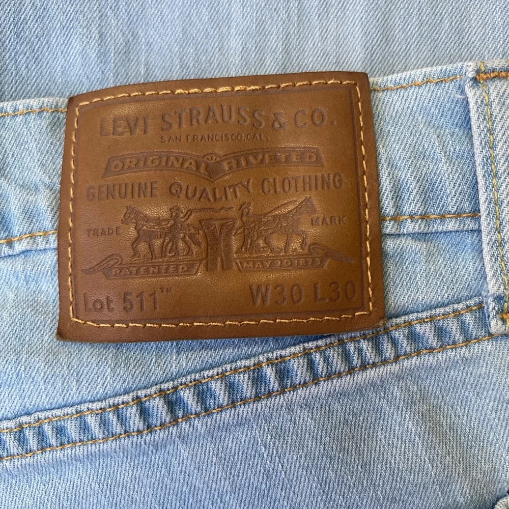Levis Premium 511 Slim Fit Jeans Mens 30x30 Light Wash Blue Denim 04511-5038